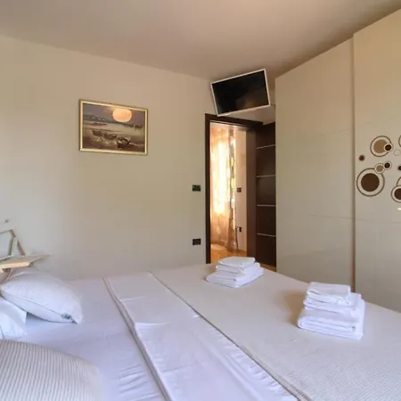 Beautiful Magnifica With Private Pool In Villa *