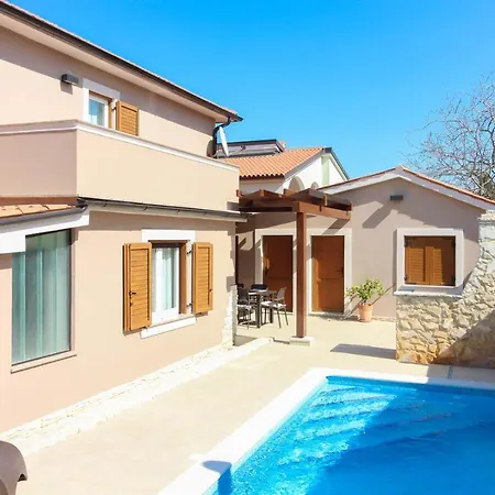 Beautiful Magnifica With Private Pool In