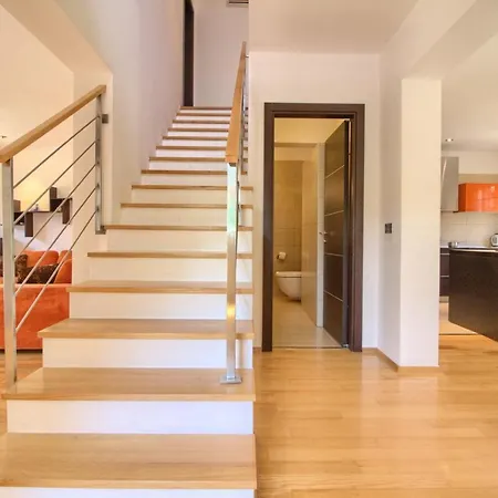 Beautiful Magnifica With Private Pool In *