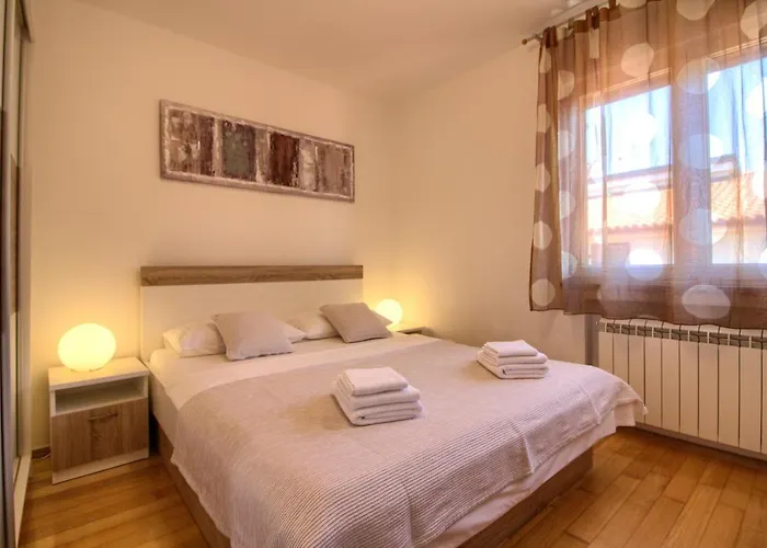 Beautiful Magnifica With Private Pool In Póla