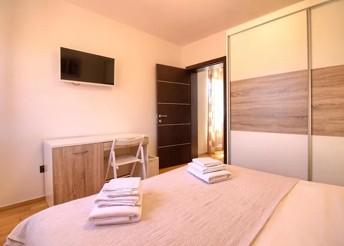 Beautiful Magnifica With Private Pool In * Póla