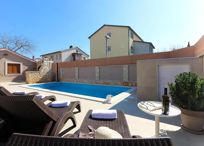 Beautiful Magnifica With Private Pool In * Póla