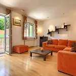 Beautiful Magnifica With Private Pool In * Пула