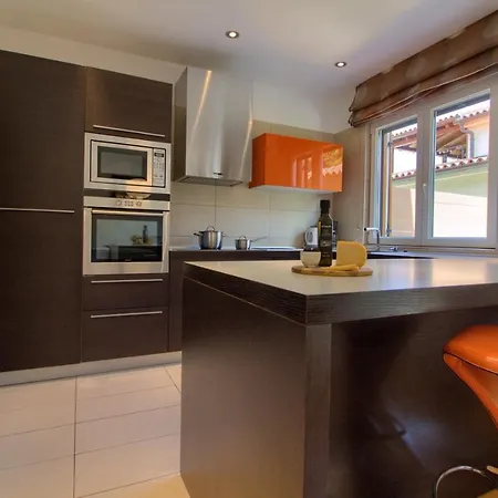 Beautiful Magnifica With Private Pool In Vila Pula