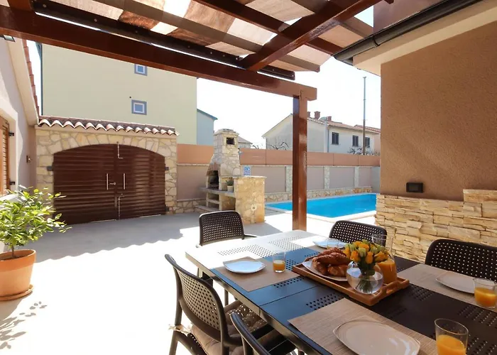 Вілла Beautiful Magnifica With Private Pool In *