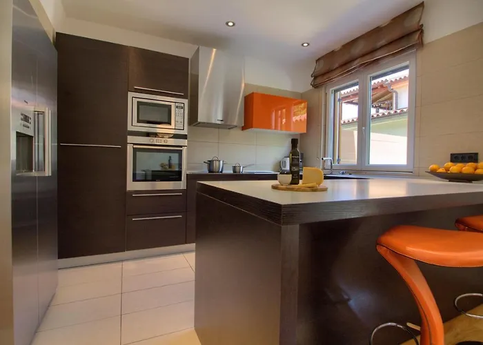 Beautiful Magnifica With Private Pool In Villa Pula