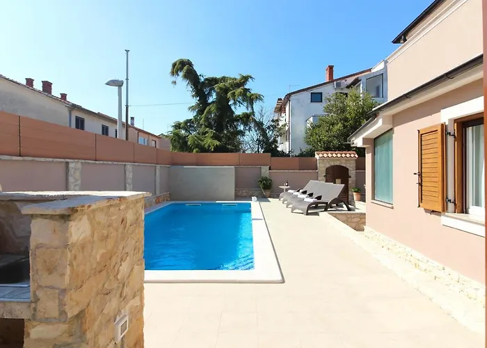 Beautiful Magnifica With Private Pool In