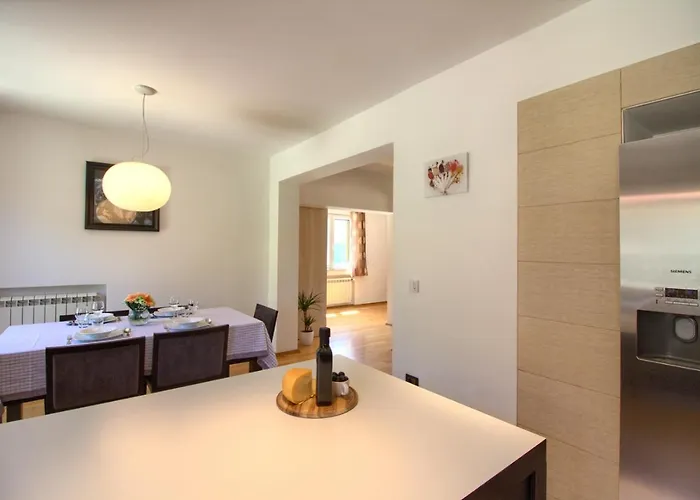 Beautiful Magnifica With Private Pool In Вілла Пула